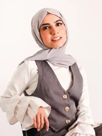 Hana, Pharmacist